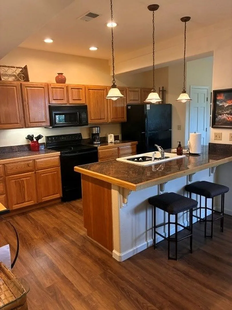 Winter Seasonal Rental - 54 Ensign Drive — Photo 3