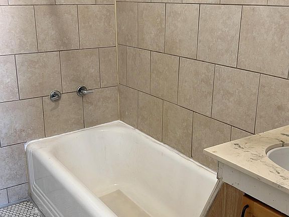 2nd image of 738 E 211th St APT 2