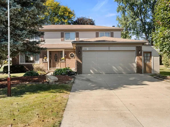 2352 Cumberland Rd, Rochester Hills, MI 48307