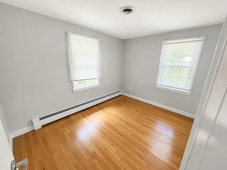 82 Adams St — Photo 7