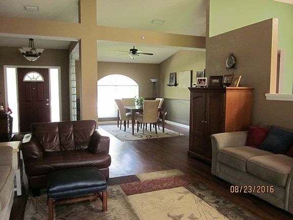 3rd image of 60 Bronson Ln