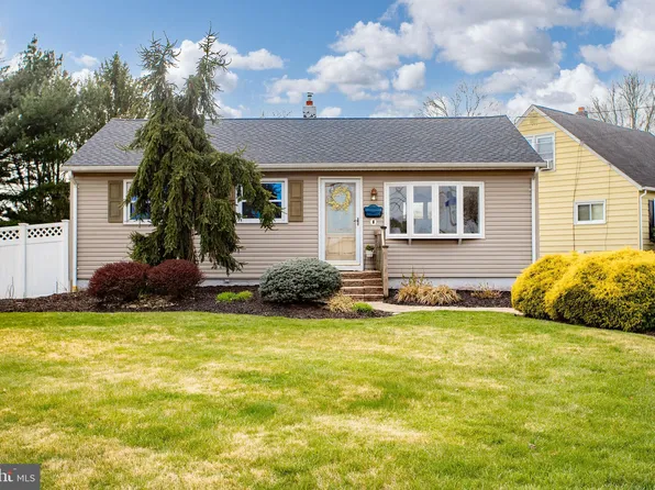 1 Willow Rd, Bordentown, NJ 08505