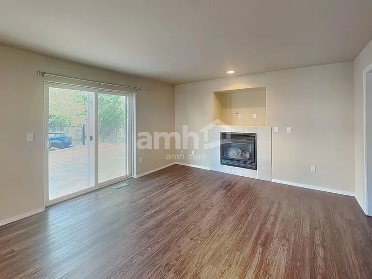 7802 67th St NE — Photo 6