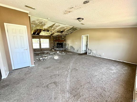 5th image of 200 Sterling Dr