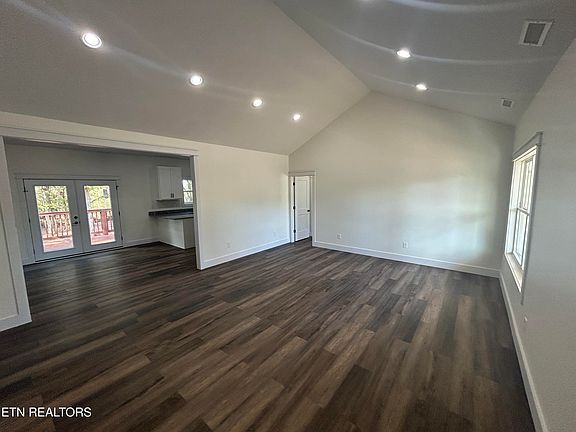 5th image of 161 Uphill Dr