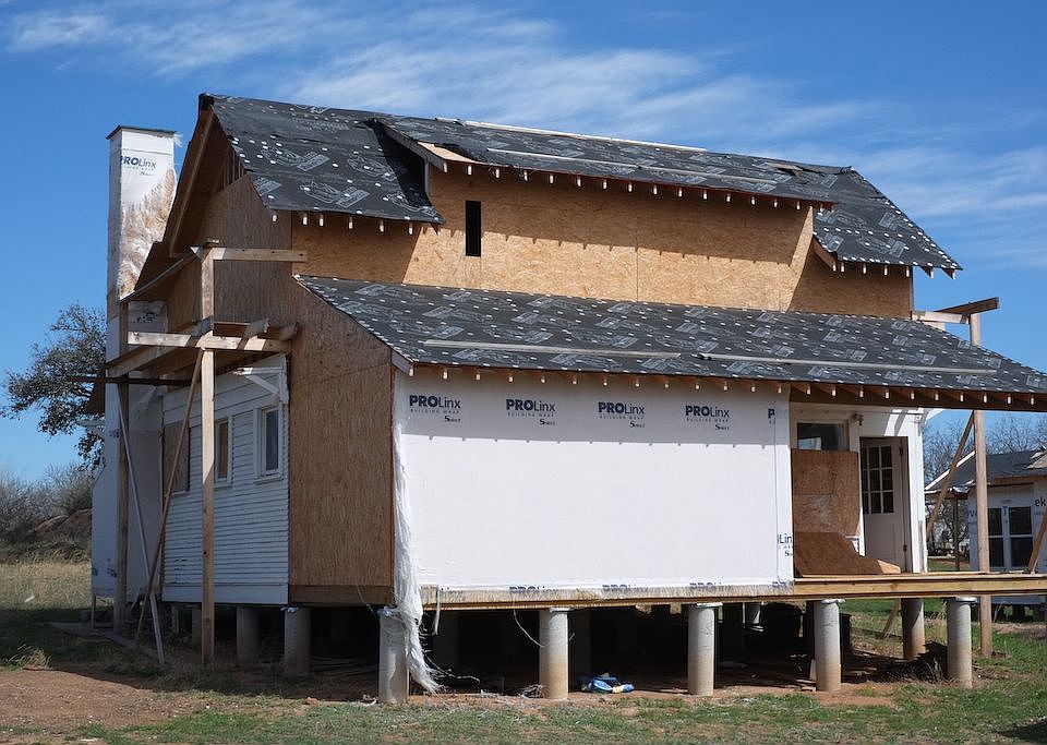 2nd image of 802 E Green St