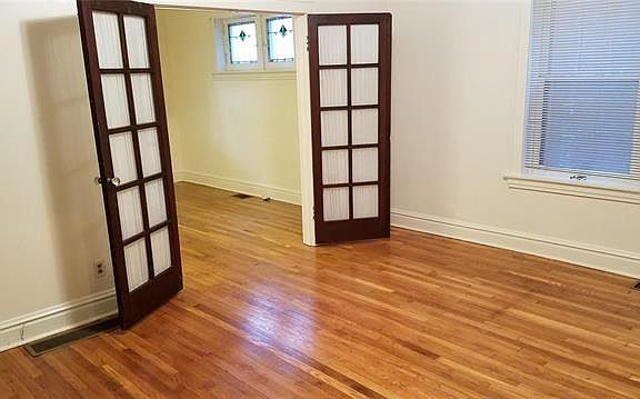 4th image of 6150 S Grand Blvd
