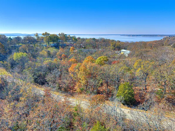 221 Robin Rd, Eufaula, OK 74432