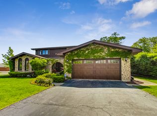 1635 Joy Ln, Glenview, IL 60025