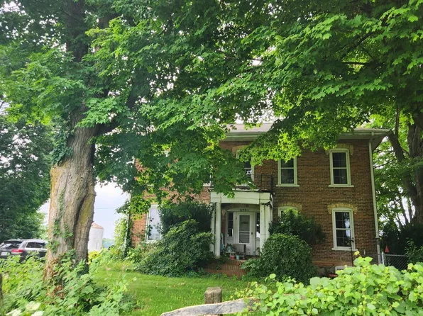 5751 E Chicago Rd, Jonesville, MI 49250