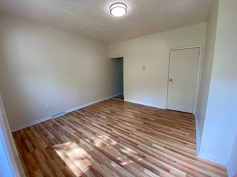 620 W 7th Ave #9 — Photo 5