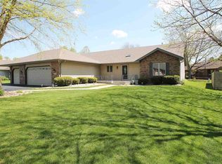 6633 Shadybrook Trl, Loves Park, IL