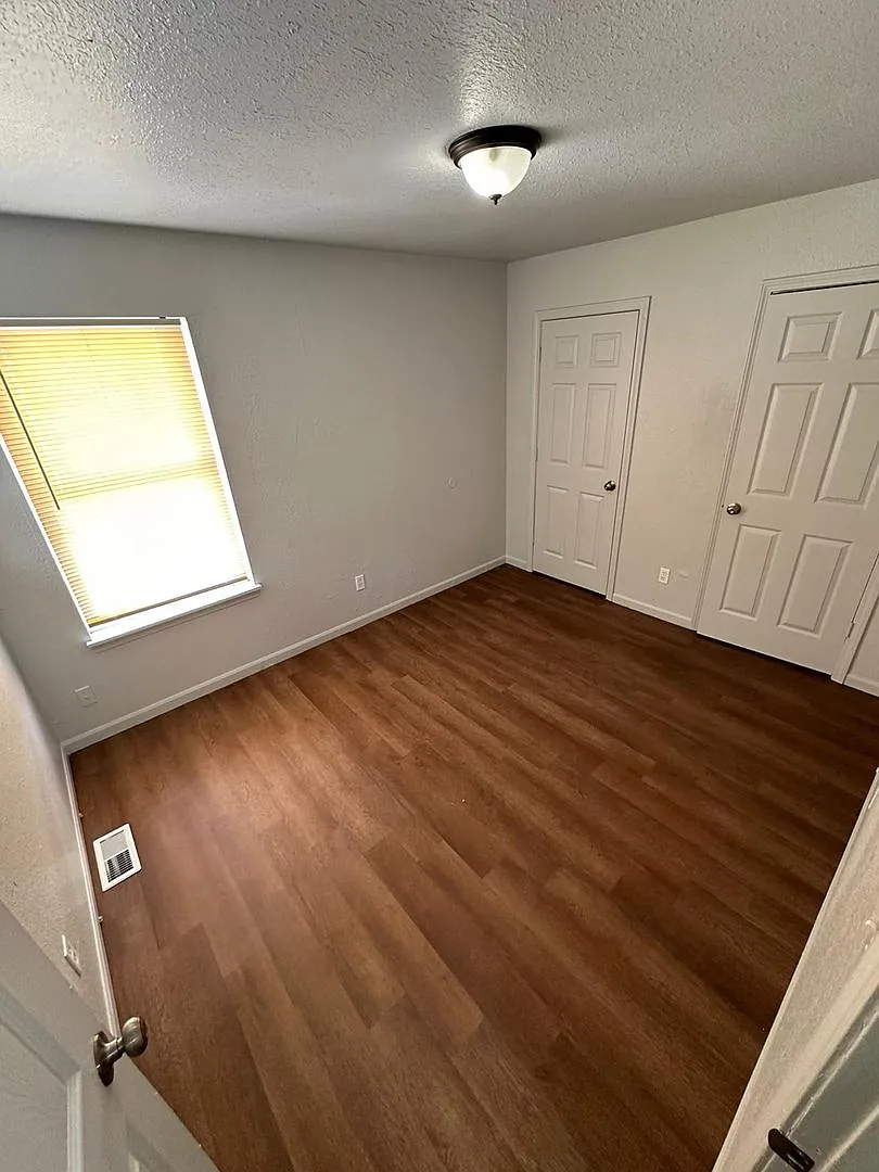 7037 Indiana Ave - 3 Bedroom 1.5 Bathroom — Photo 4