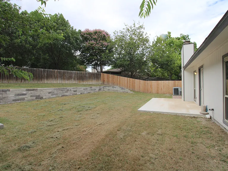 3807 Briarhaven St — Photo 18