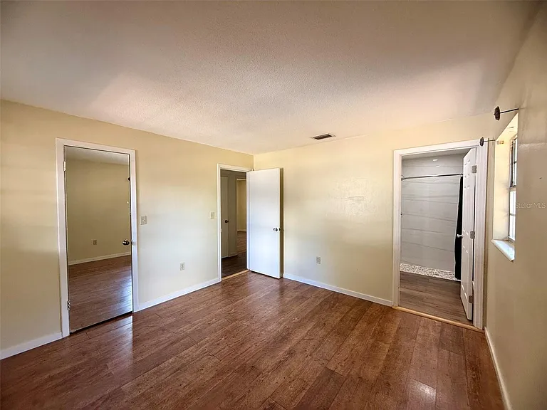 131 Sparrow Ave — Photo 17
