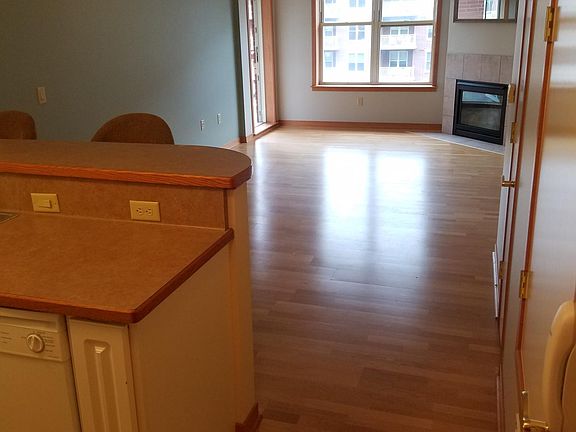 3rd image of 360 W Washington Ave Unit 713