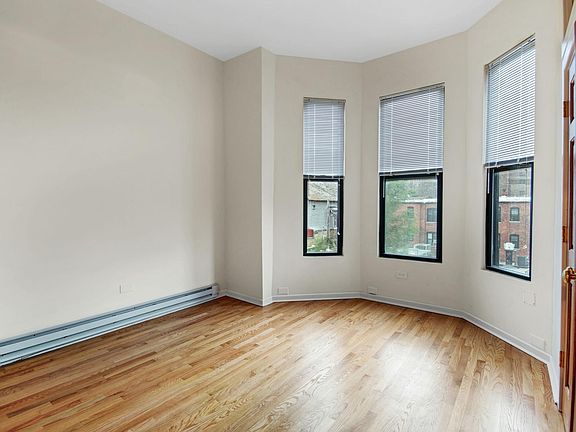 3rd image of 611 W Briar Pl APT 203