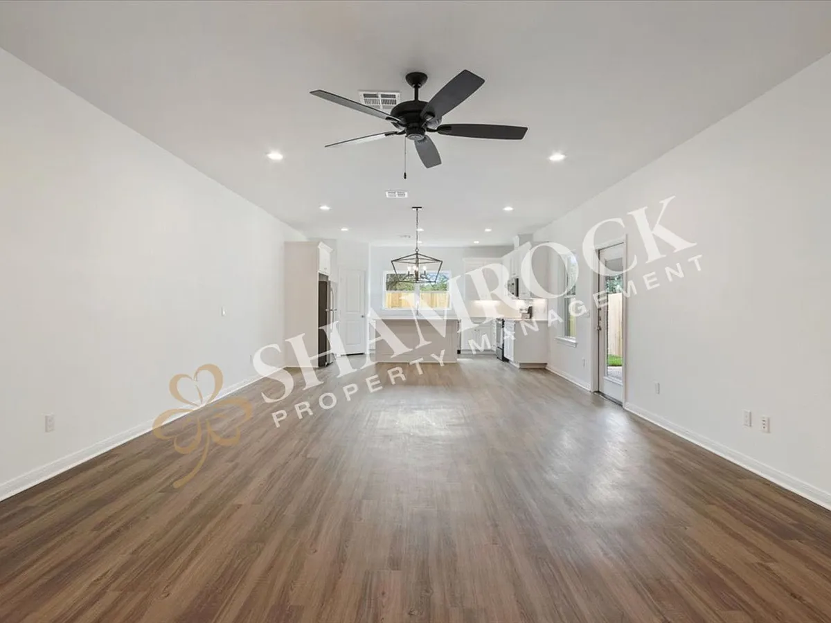 Building Photo - 113 W Windmill Way