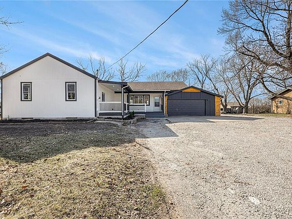 4th image of 3040 S 65th St