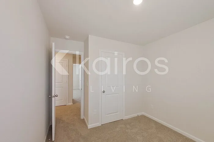 2401 Banyon Cir — Photo 13