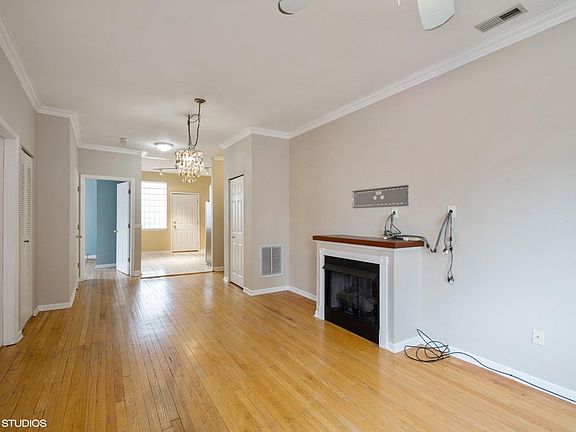 4th image of 3110 W Belle Plaine Ave APT 1