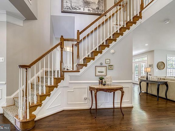 2nd image of 42878 Glyndebourne Ct