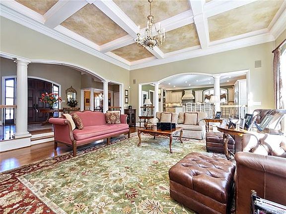3rd image of 3226 Banberry Dr