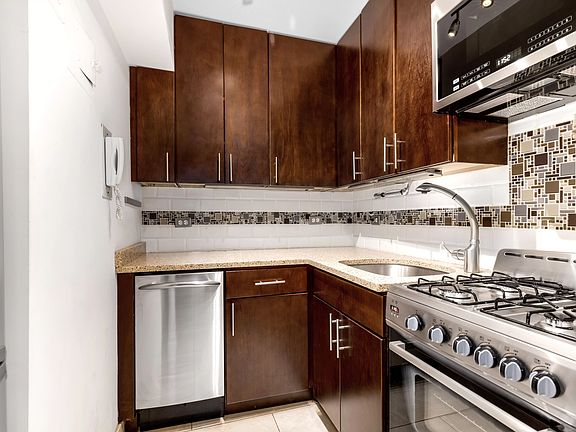 4th image of 345 E 69th St APT 15D
