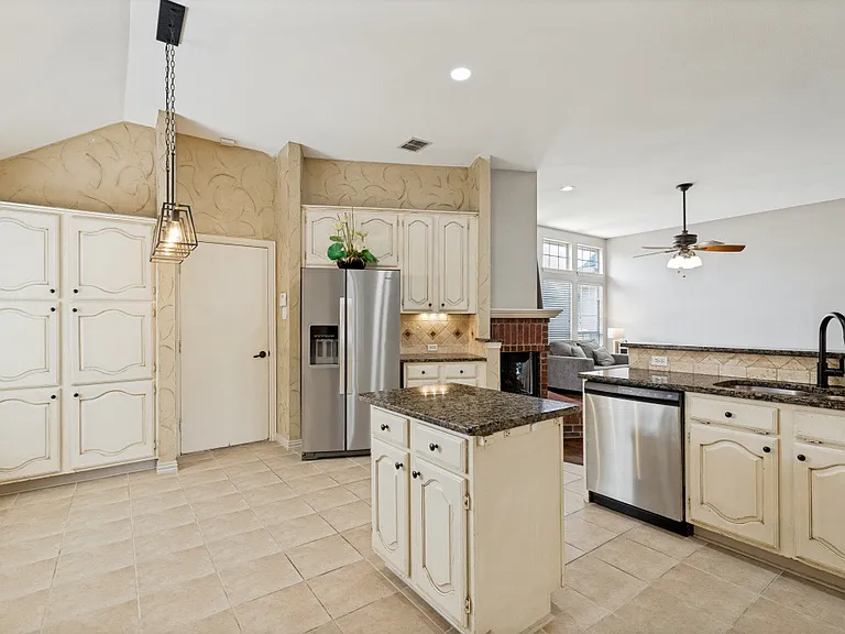 11410 New Orleans Dr — Photo 14