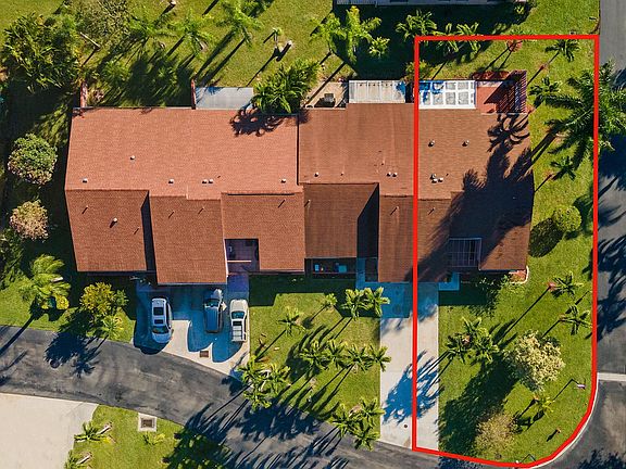 5th image of 13 Walcott Dr
