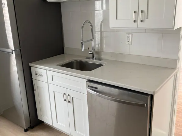 1834 E 101st St APT 5, Cleveland, OH 44106