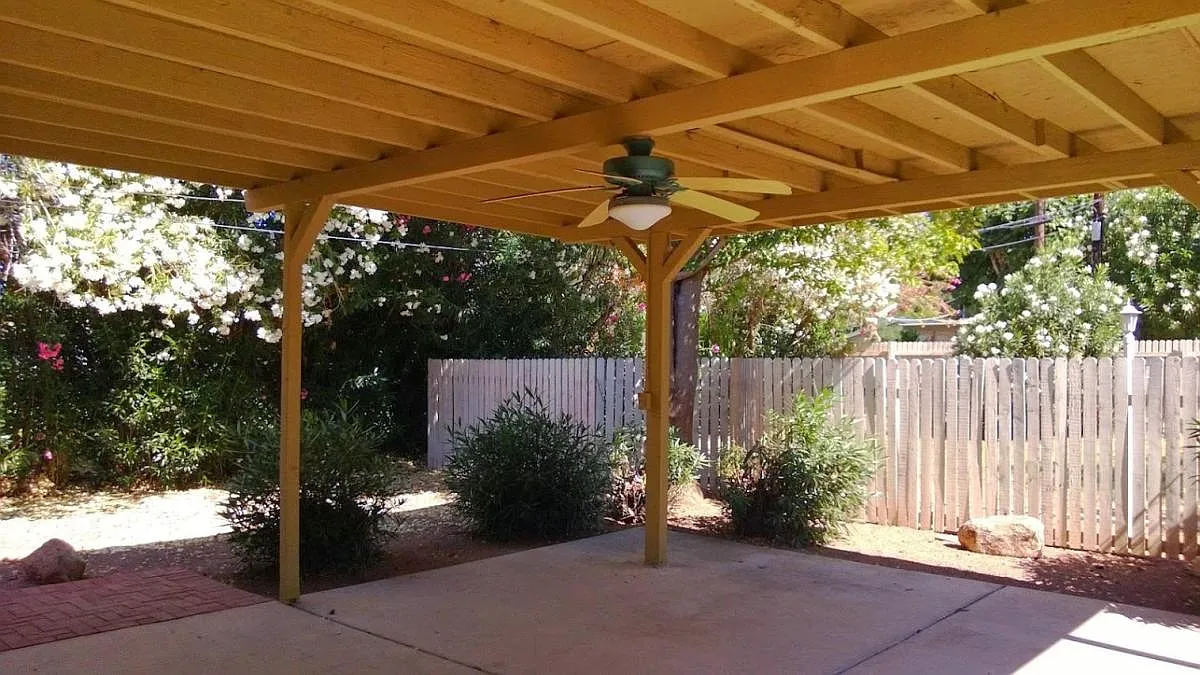 132 E Broadway Ln — Photo 4