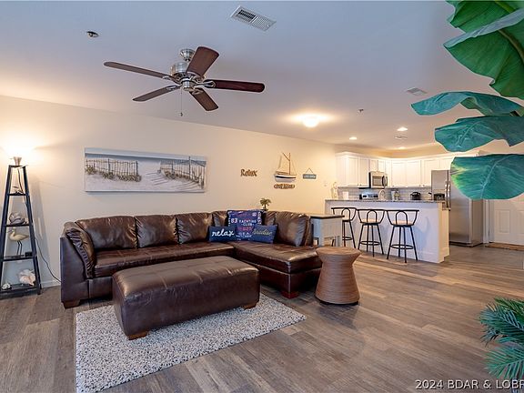 3rd image of 121 Cedar Glen Ct #1C