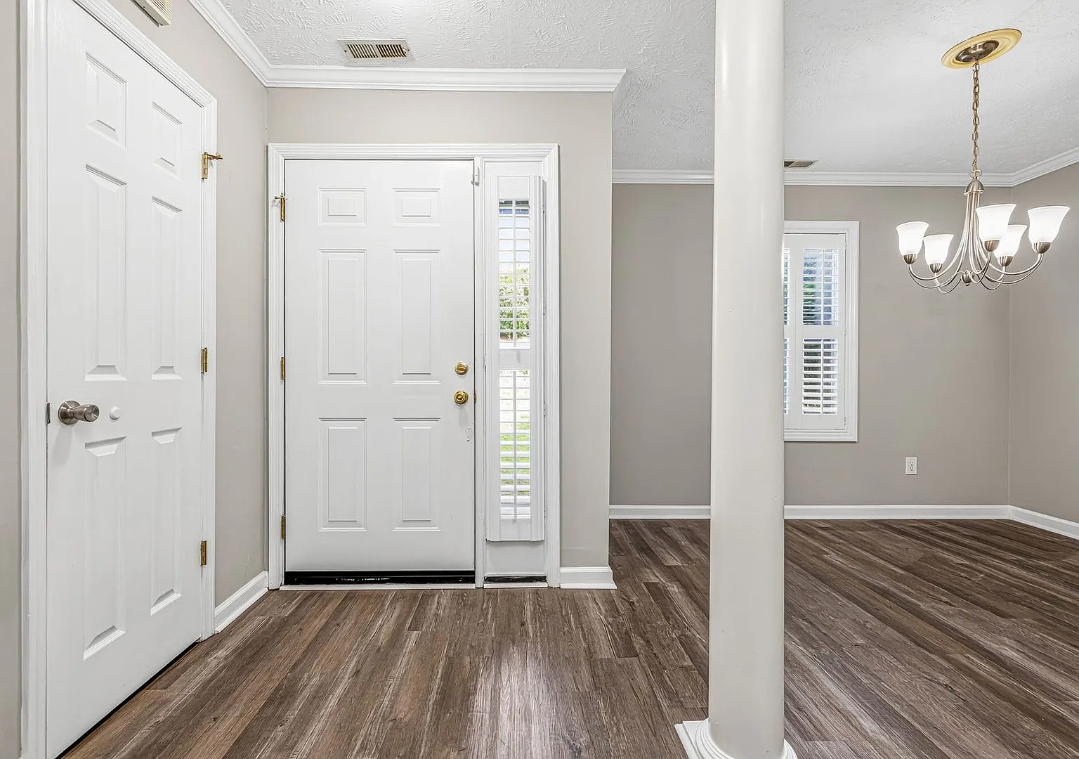 Kings Grant Condo — Photo 4