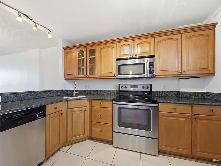 121 Royal Park Dr #3A — Photo 14