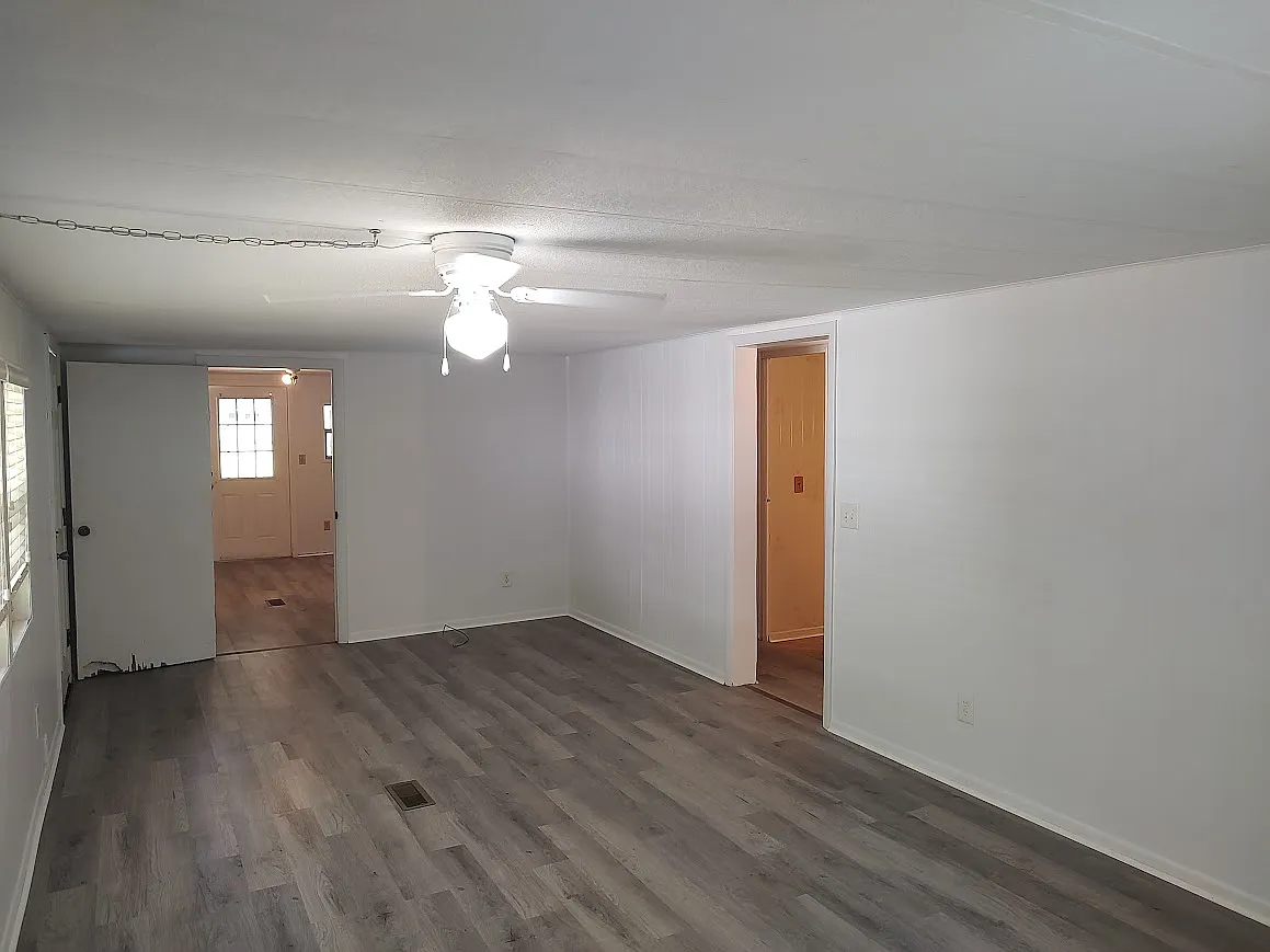 3 bed, 1260 sqft, $950 — Photo 4