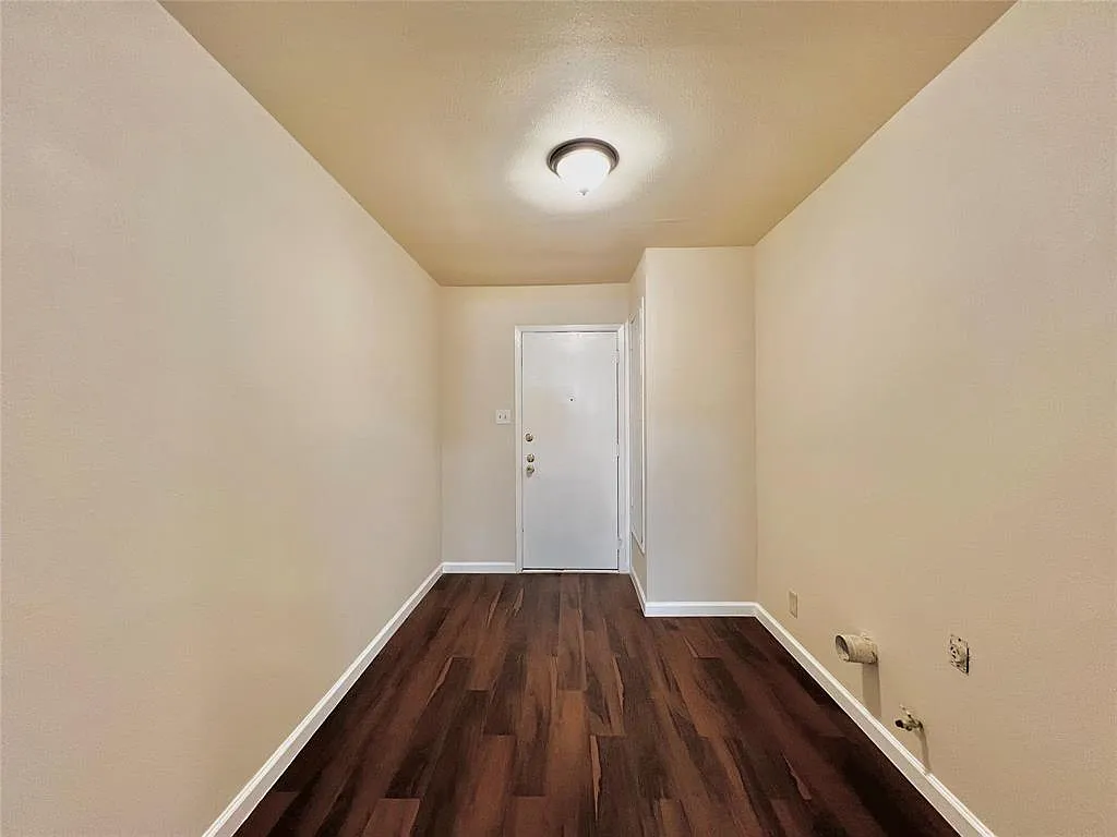 2 bed, 995 sqft, $1,395 — Photo 2