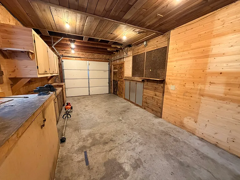 1216 Robin Dr — Photo 36