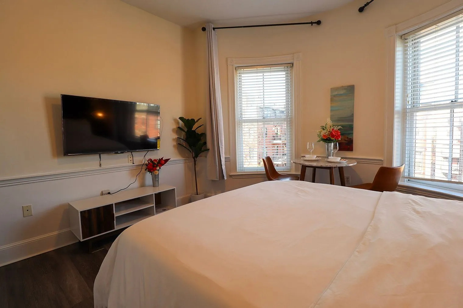 Studio, 1.0 bath, 4843 sqft, $7,097 — Photo 4