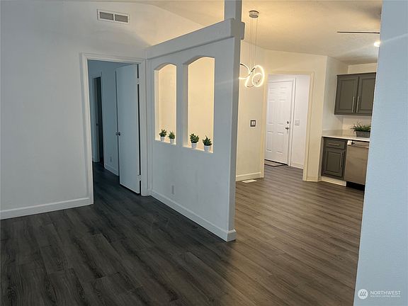 4th image of 4205 Auburn Way S #24