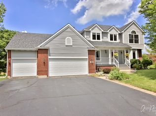 800 Winslow Ave, Woodstock, IL 60098