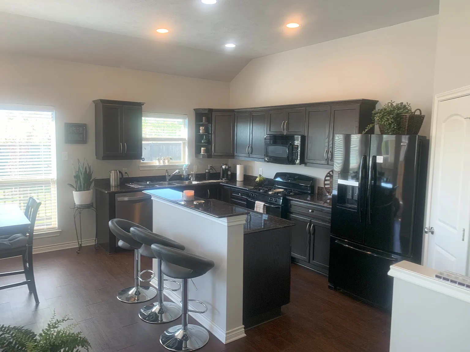 3 bed, 1510 sqft, $2,175 — Photo 4