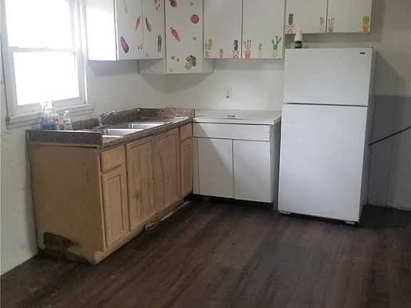 2nd image of 3762 E 151st St