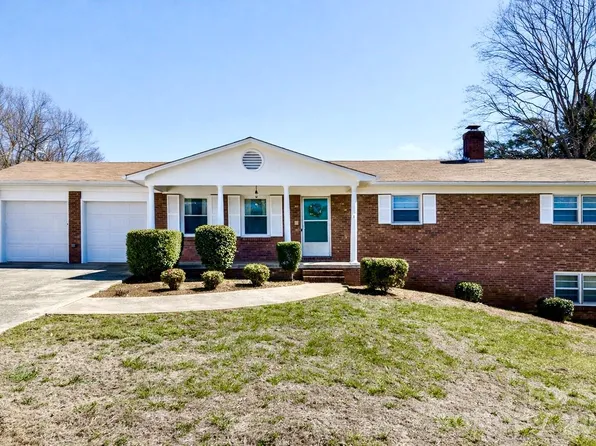 286 Valley Rd, Hickory, NC 28601