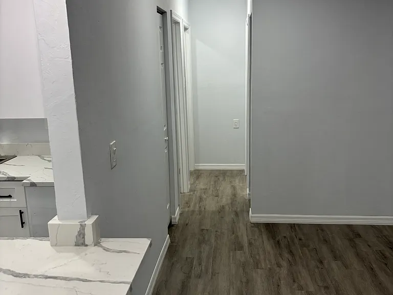 417 Hargreaves Ave — Photo 9
