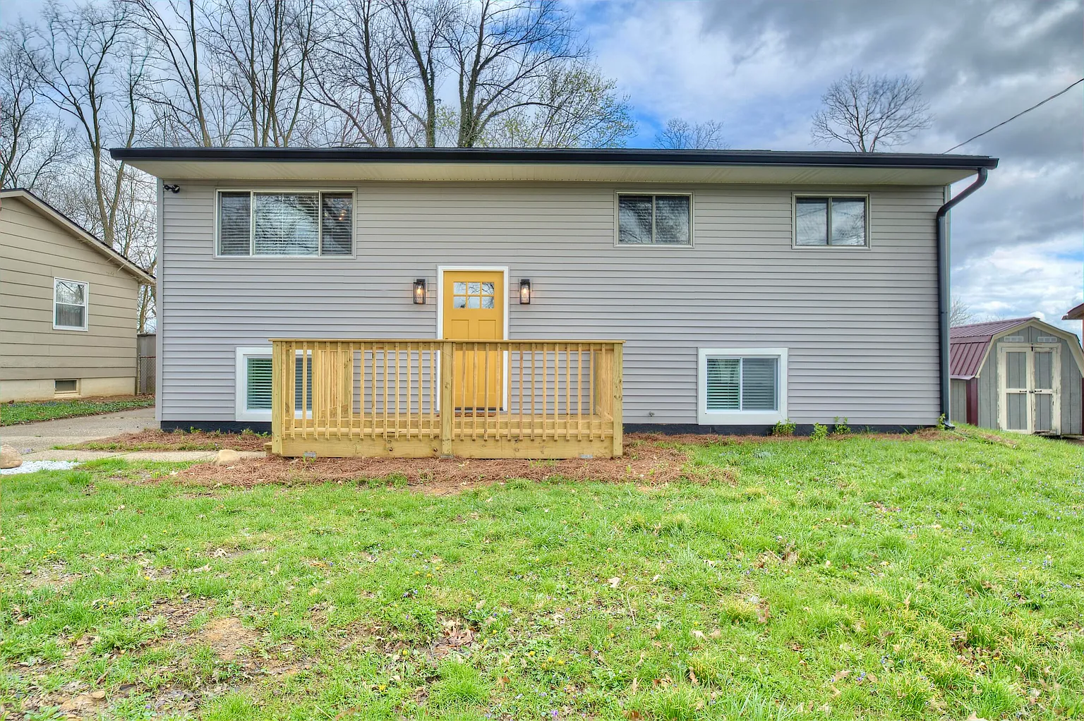 3374 Cedar Tree Ln photo 1