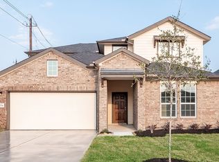 8714 E Crescent Lake Cir, Baytown, TX 77521