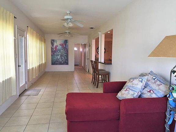 3rd image of 1202 Pompano Ave