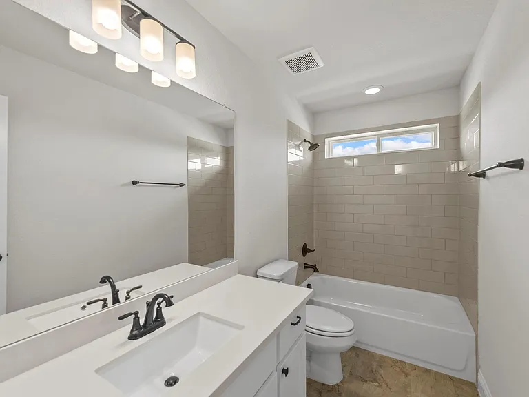15628 Yarberry Dr — Photo 32