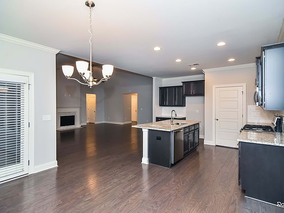 4th image of 4084 Park Crossings Dr